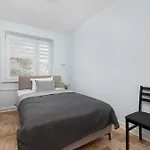 Spacious With 3 Bedrooms And Balcony In By Renters * رشيشوف