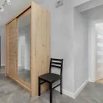 Spacious With 3 Bedrooms And Balcony In By Renters Apartment *