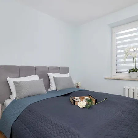 Spacious With 3 Bedrooms And Balcony In By Renters Apartman Rzeszów