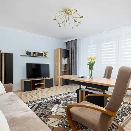 Spacious With 3 Bedrooms And Balcony In By Renters *