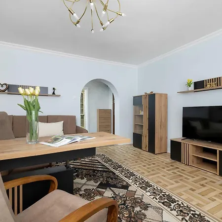Apartment Spacious With 3 Bedrooms And Balcony In By Renters *