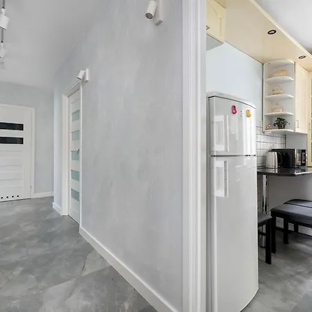Spacious With 3 Bedrooms And Balcony In By Renters * Rzeszow