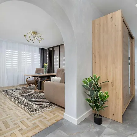 Apartment Spacious With 3 Bedrooms And Balcony In By Renters