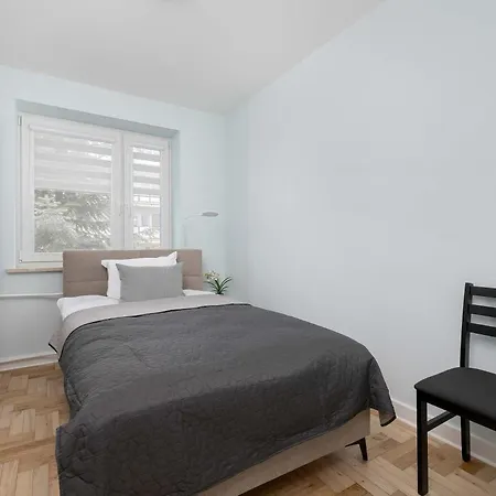 Spacious With 3 Bedrooms And Balcony In By Renters * 热舒夫