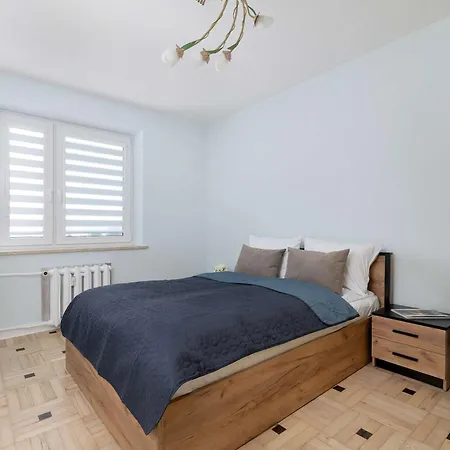 Apartment Spacious With 3 Bedrooms And Balcony In By Renters *