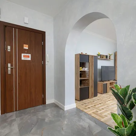 Apartment Spacious With 3 Bedrooms And Balcony In By Renters