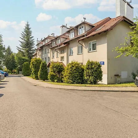 Spacious With 3 Bedrooms And Balcony In By Renters *