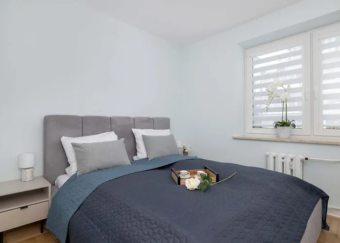 Spacious With 3 Bedrooms And Balcony In By Renters Apartman Rzeszów