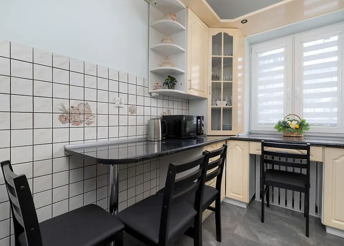 Apartman Spacious With 3 Bedrooms And Balcony In By Renters