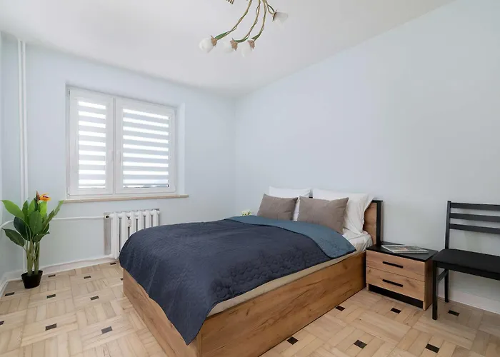 Apartman Spacious With 3 Bedrooms And Balcony In By Renters *