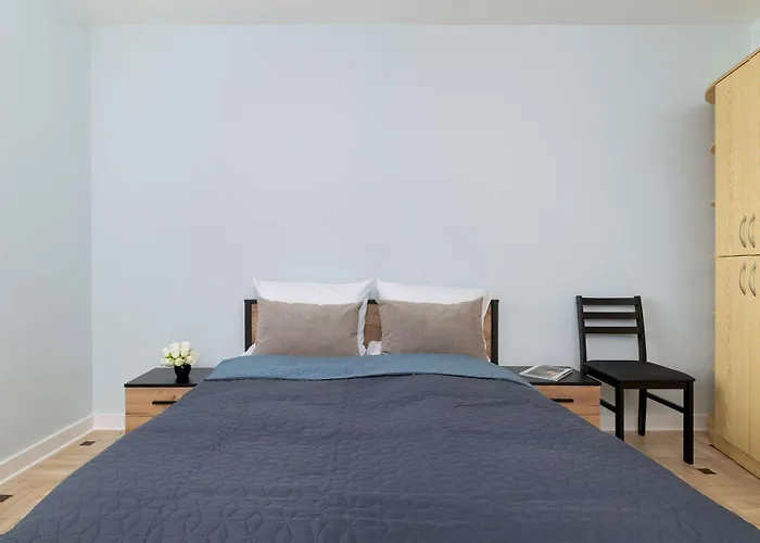 Spacious With 3 Bedrooms And Balcony In By Renters Apartman Rzeszów