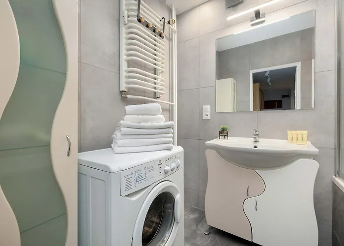 Apartman Spacious With 3 Bedrooms And Balcony In By Renters Rzeszów